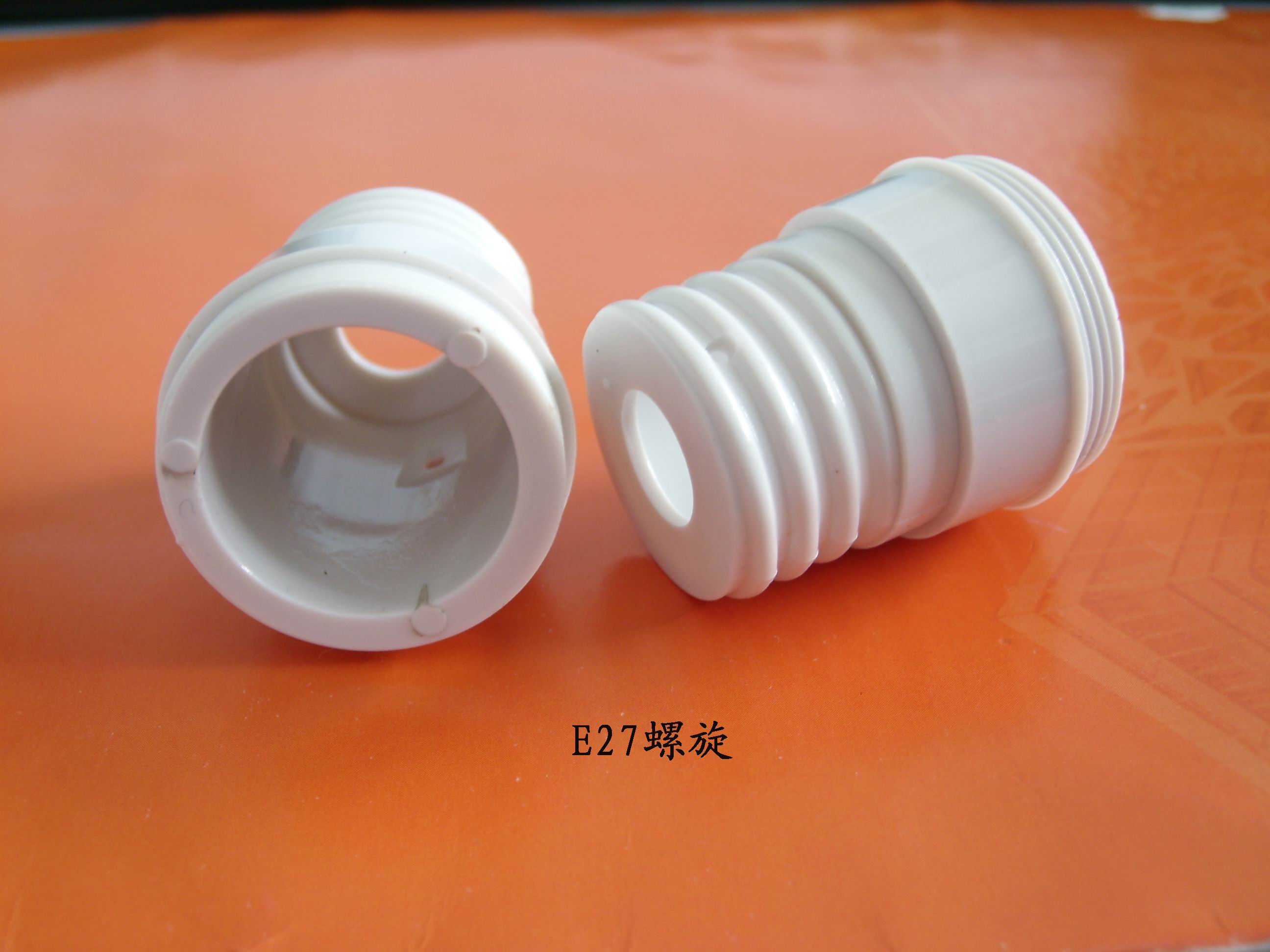 旭錦供應(yīng)塑膠支架，燈頭
